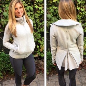 En Route Lululemon Zippered Sweater